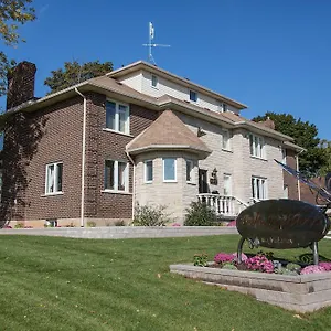 https://butterfly-manor.niagara-fallshotels.com